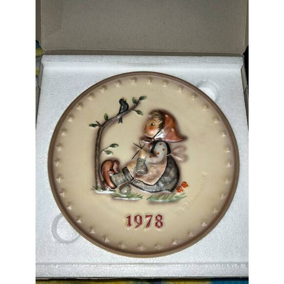 Goebel M.J. Hummel 1978 Annual Collectable Plate - Picture 8 of 10